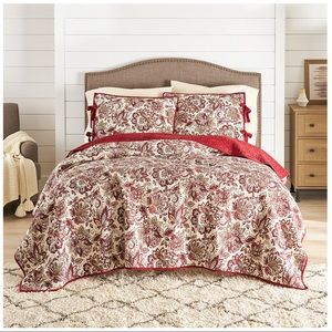 BHG king quilt set